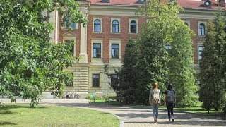 Student Tour of Cracow University of Economics CUE [upl. by Gean]