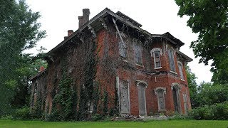 Abandoned 1800s Plantation Mansion Explore  DEATH TRAP [upl. by Lovmilla]