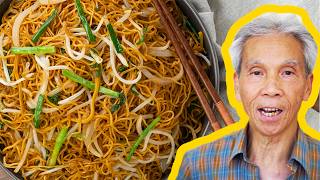 🍜 Dads Cantonese Chow Mein 豉油王炒面 [upl. by Enidaj]