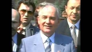 President Reagan Walking in Red Square with Mikhail Gorbachev Moscow May 31 1988 [upl. by Audun532]