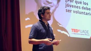 ¿Por qué los jóvenes debemos ser voluntarios  Gustavo Agustín Perez  TEDxUADE [upl. by Lynad]