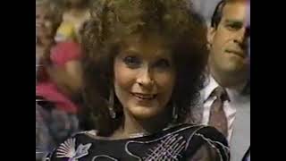 Loretta Lynn  Living Legend Award  1986  Music City News Awards [upl. by Landri]