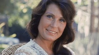 Tragic Details About Loretta Lynn [upl. by Alda164]