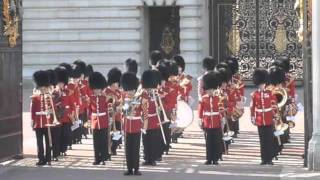 Relève de la Garde Buckingham Palace [upl. by Farrison490]