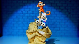 The Fingerlings Show  The Fingerlings Perform Magic Tricks  Fingerlings Toy Play [upl. by Acemat]