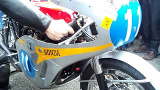 Mike Hailwood Honda Six CylinderMOV [upl. by Nollek]